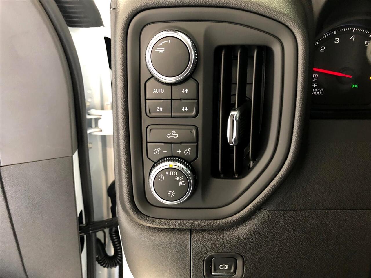 GMC Sierra 1500 4WD Reg Cab 140" Pro 2026