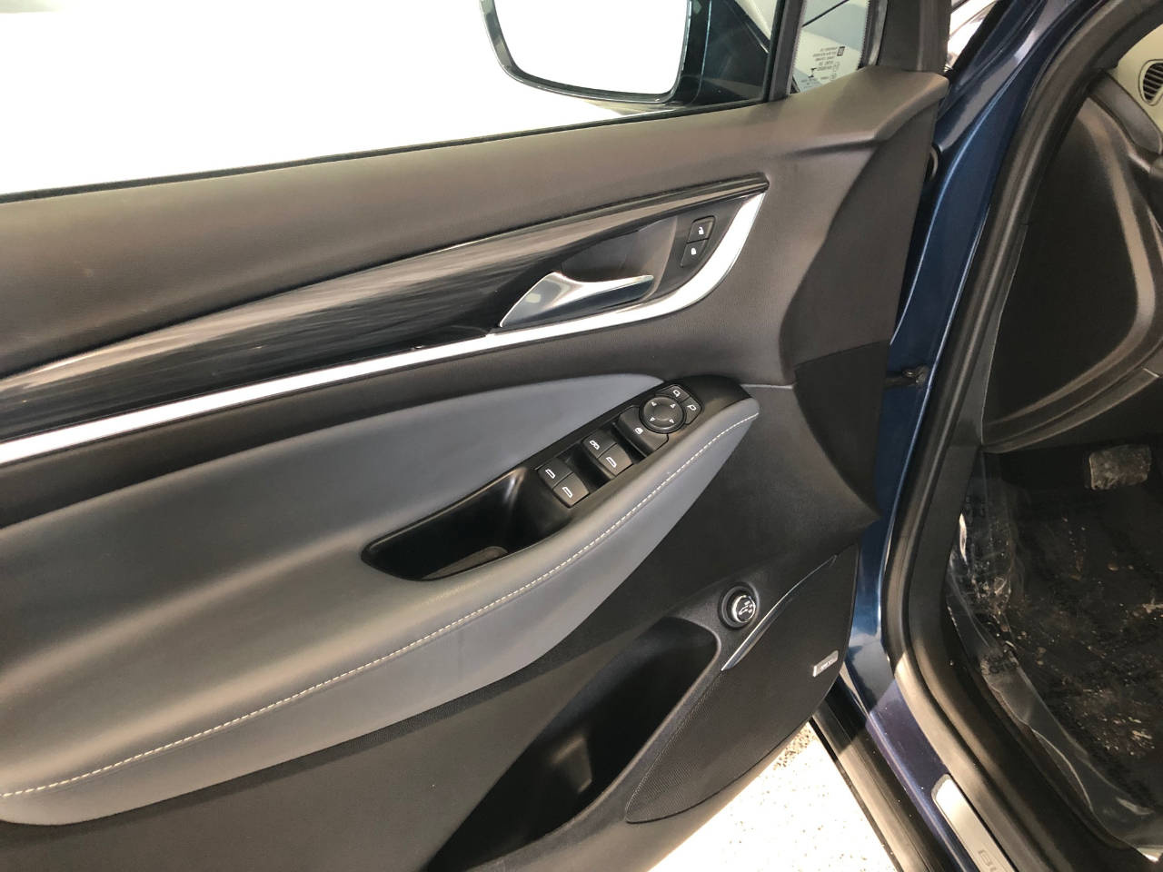 Buick Enclave AWD 4dr Essence 2022