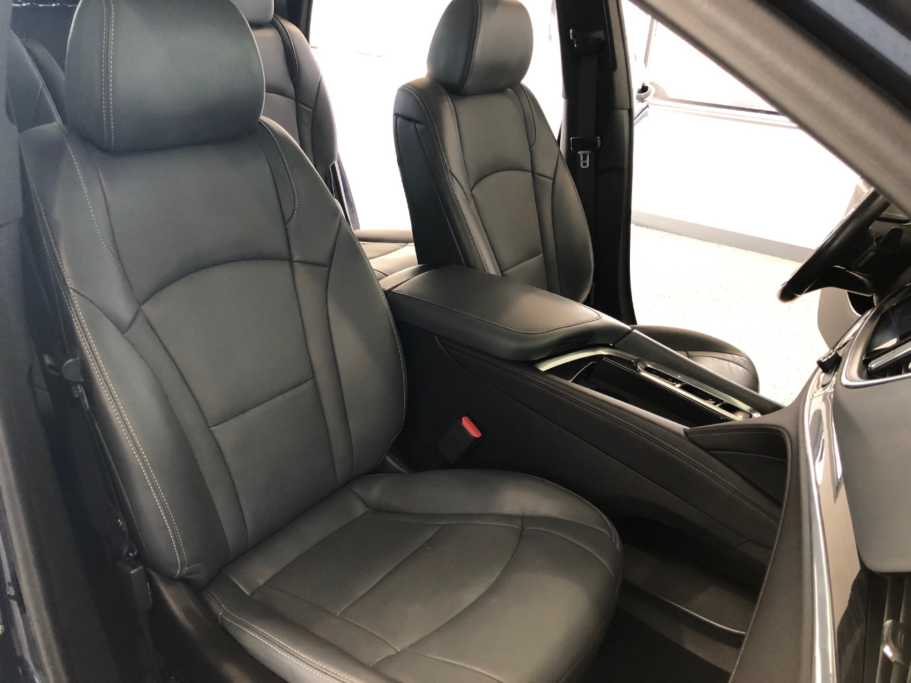 Buick Enclave AWD 4dr Essence 2022