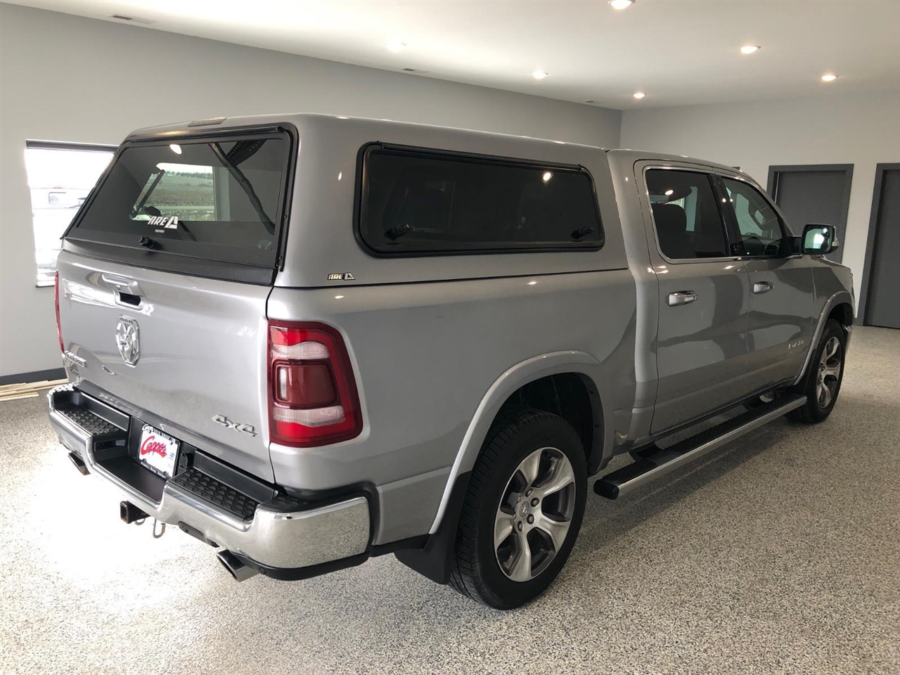 RAM 1500 Laramie 4x4 Crew Cab 5'7" Box 2021