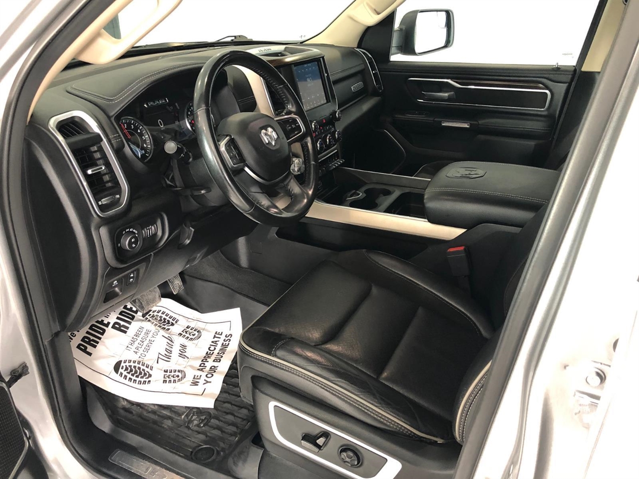 RAM 1500 Laramie 4x4 Crew Cab 5'7" Box 2021