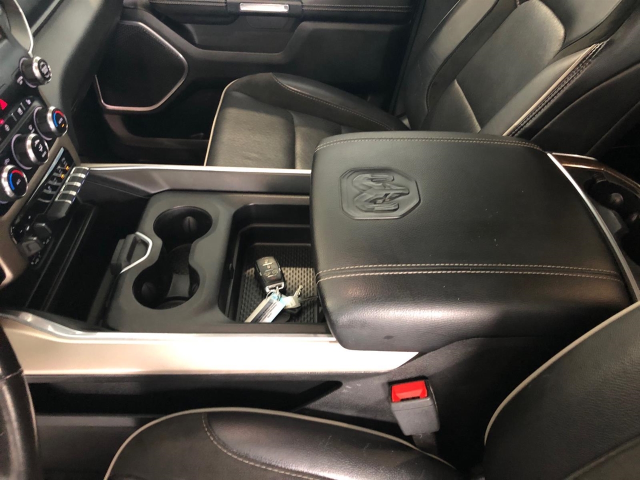 RAM 1500 Laramie 4x4 Crew Cab 5'7" Box 2021