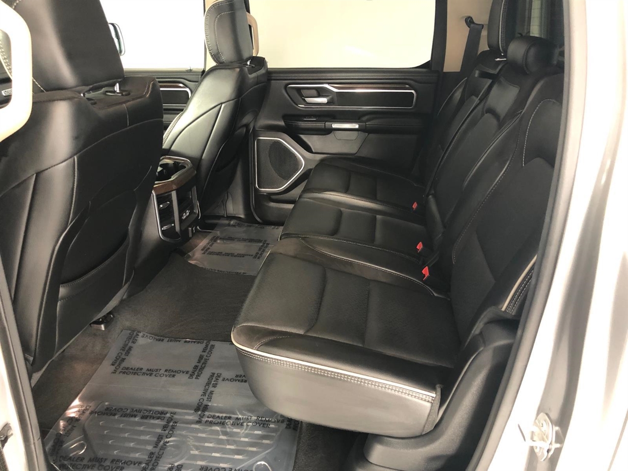 RAM 1500 Laramie 4x4 Crew Cab 5'7" Box 2021