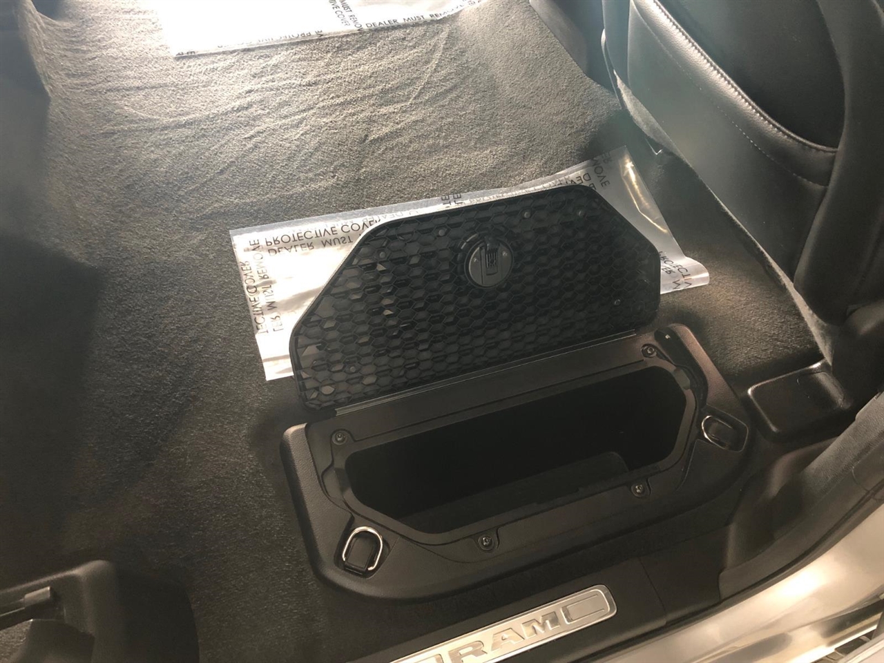 RAM 1500 Laramie 4x4 Crew Cab 5'7" Box 2021