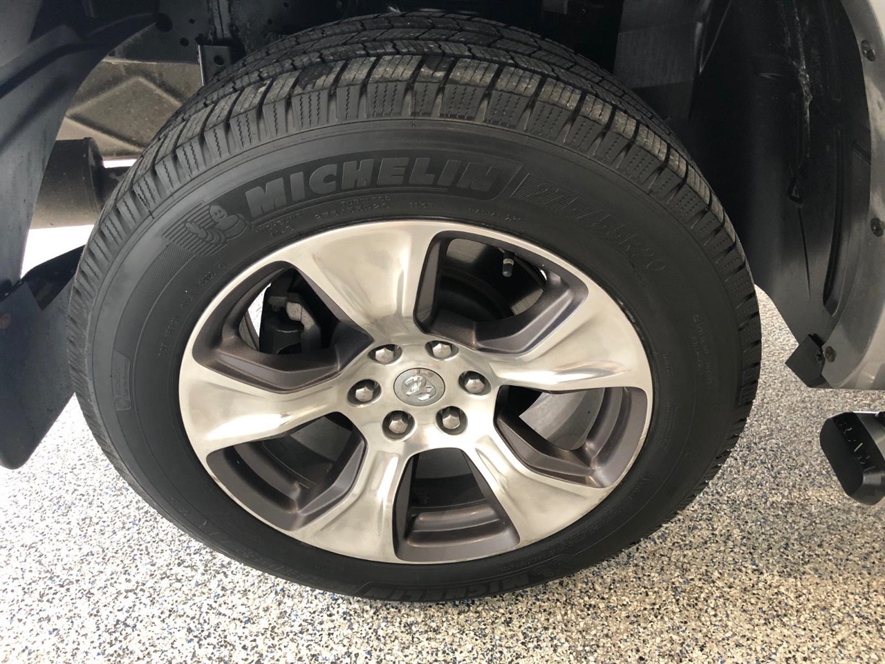 RAM 1500 Laramie 4x4 Crew Cab 5'7" Box 2021