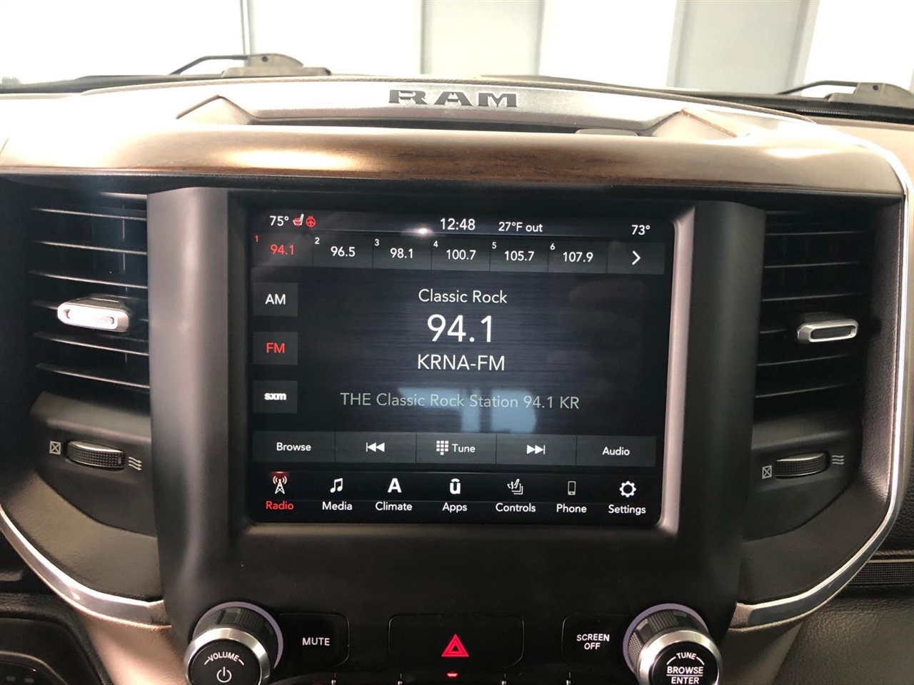 RAM 1500 Laramie 4x4 Crew Cab 5'7" Box 2021