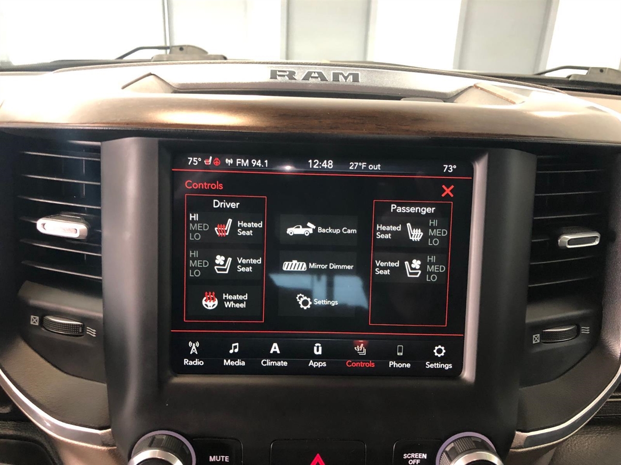 RAM 1500 Laramie 4x4 Crew Cab 5'7" Box 2021