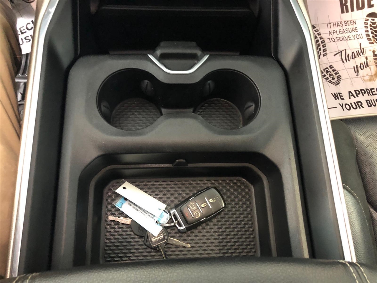 RAM 1500 Laramie 4x4 Crew Cab 5'7" Box 2021