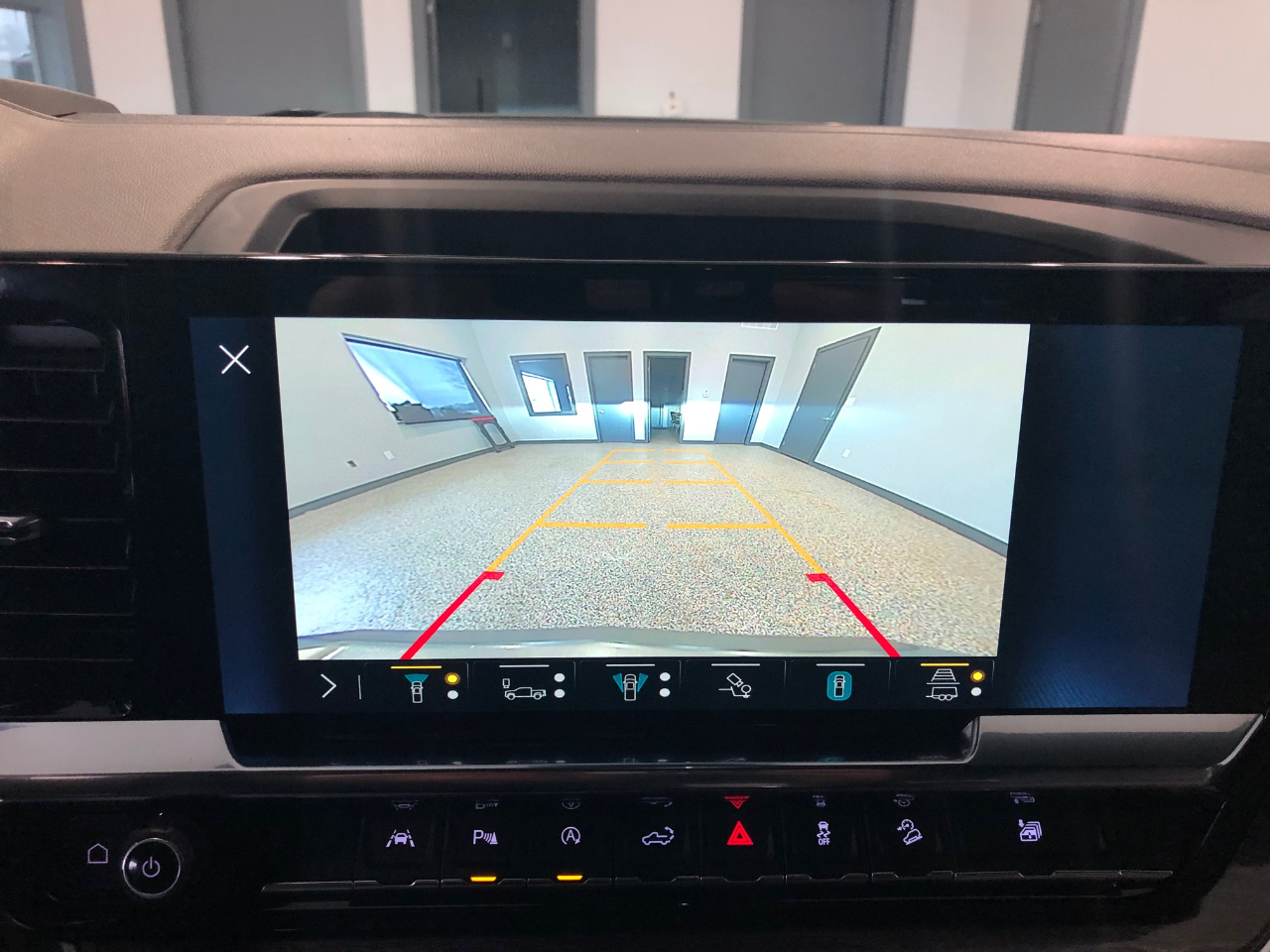 Chevrolet Silverado 1500 4WD Crew Cab 147" LTZ 2023