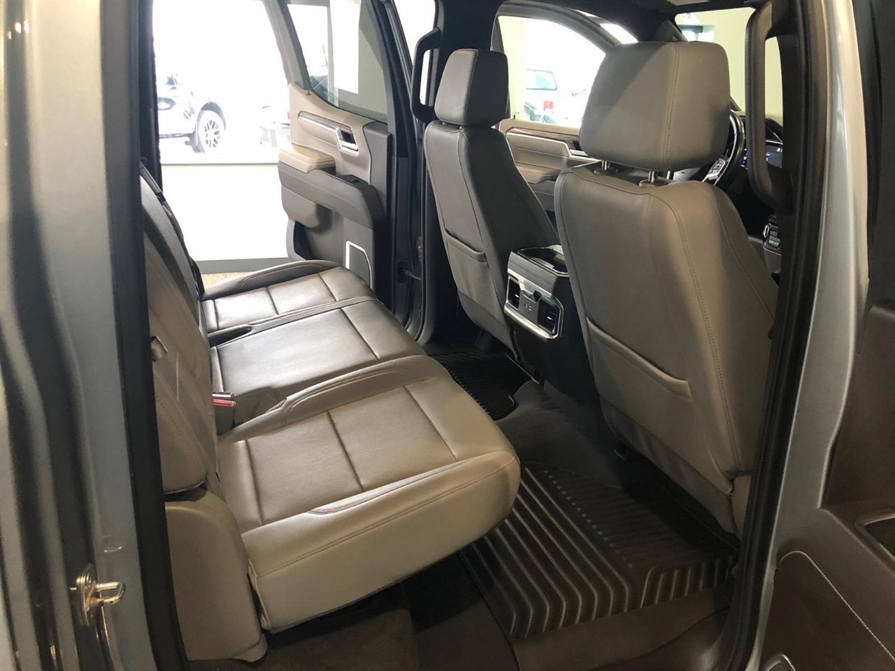 Chevrolet Silverado 1500 4WD Crew Cab 147" LTZ 2023