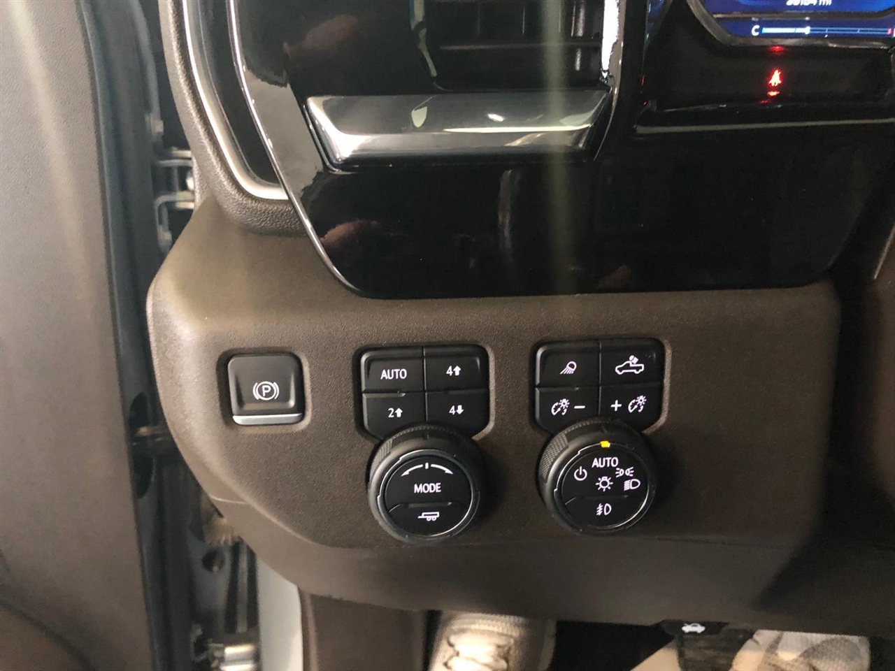 Chevrolet Silverado 1500 4WD Crew Cab 147" LTZ 2023