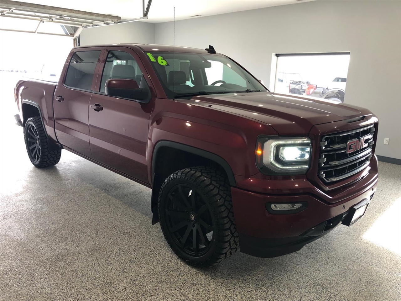 GMC Sierra 1500 4WD Crew Cab 143.5" SLT 2016