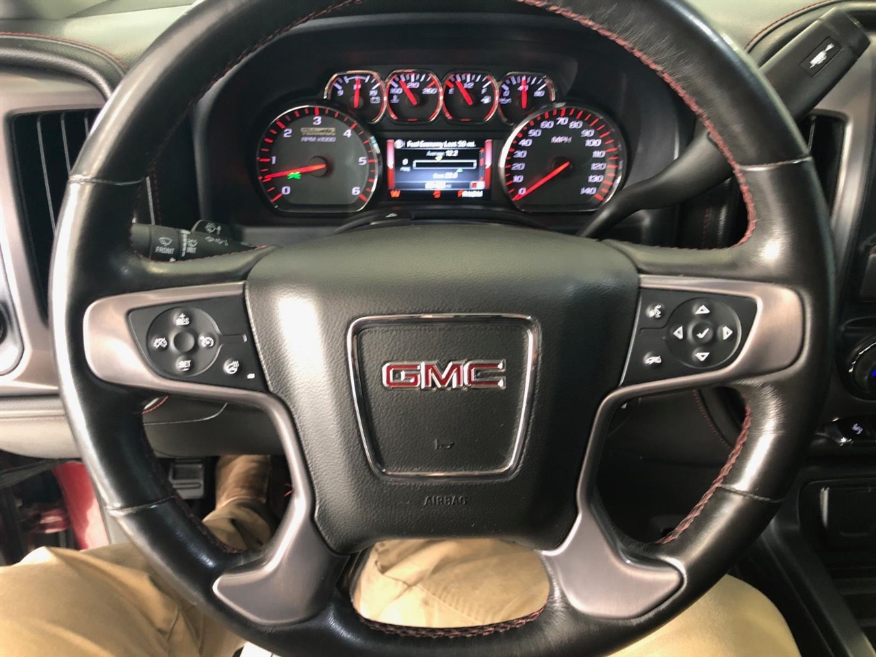 GMC Sierra 1500 4WD Crew Cab 143.5" SLT 2016