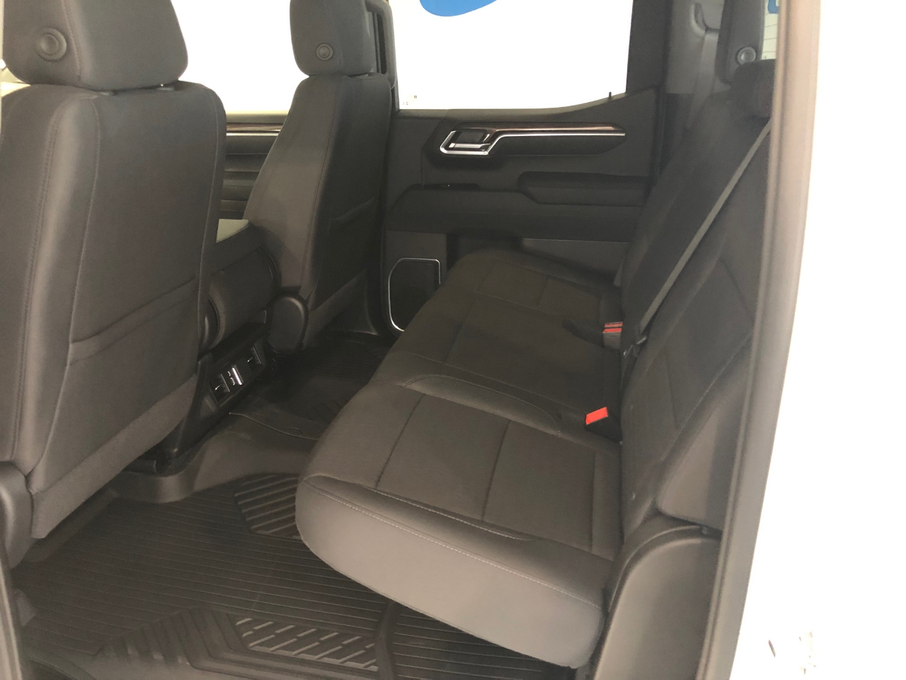 Chevrolet Silverado 1500 4WD Crew Cab 147" LT w/1LT 2026