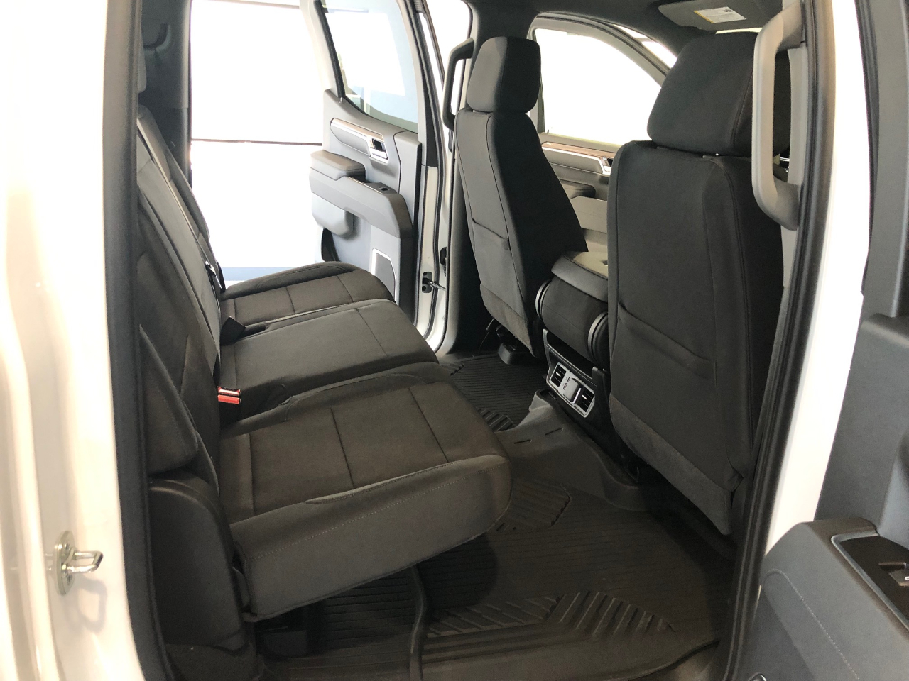 Chevrolet Silverado 1500 4WD Crew Cab 147" LT w/1LT 2026