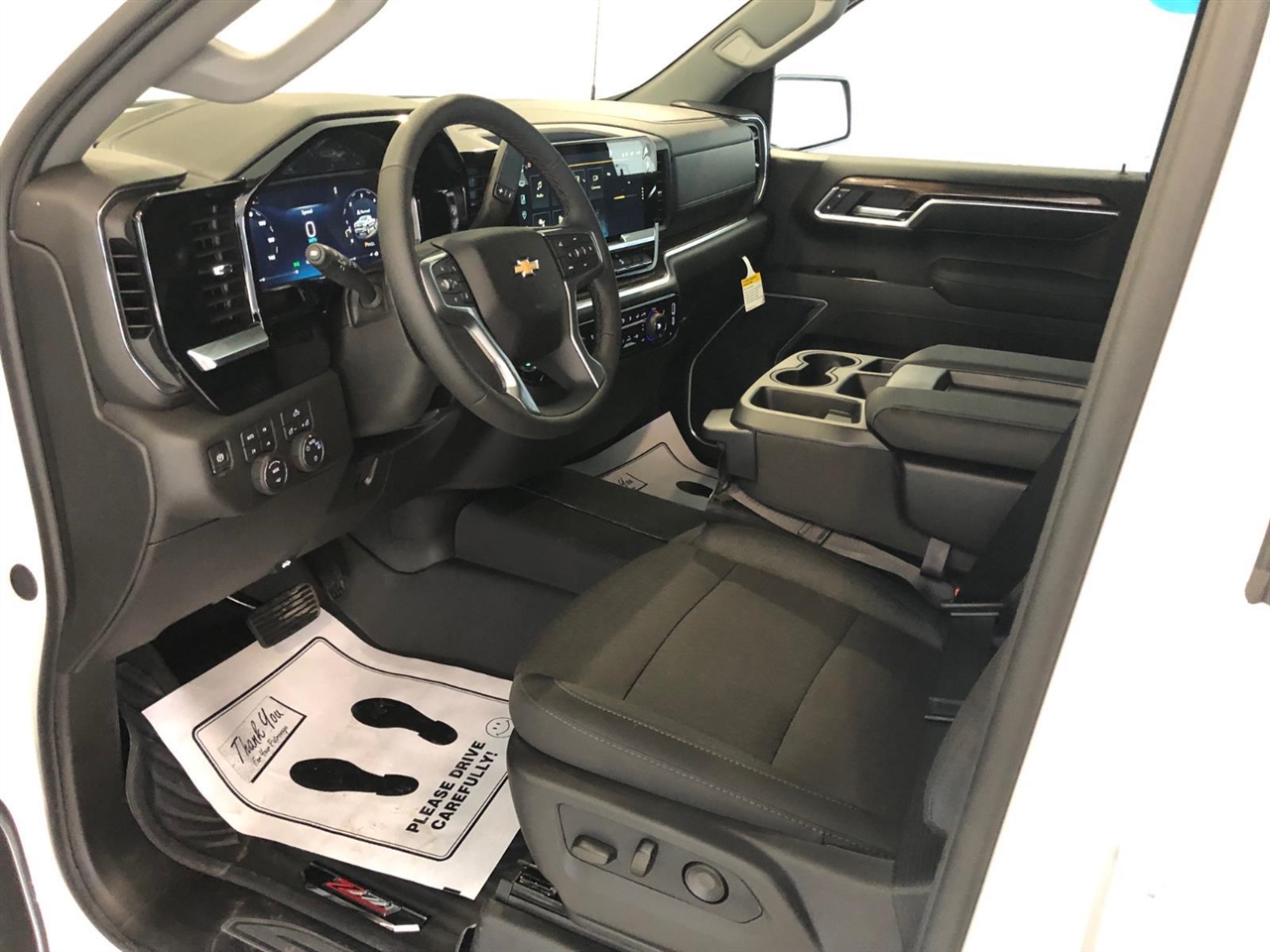 Chevrolet Silverado 1500 4WD Crew Cab 147" LT w/1LT 2026