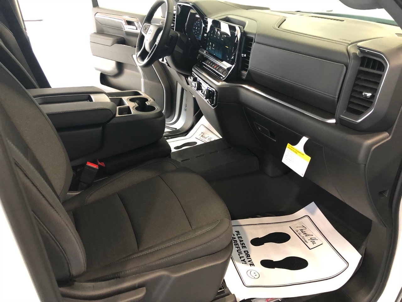 Chevrolet Silverado 1500 4WD Crew Cab 147" LT w/1LT 2026