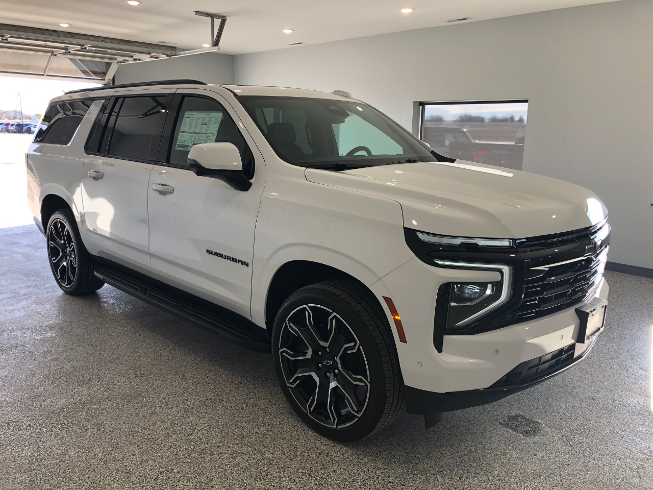 Chevrolet Suburban 4WD 4dr RST 2026