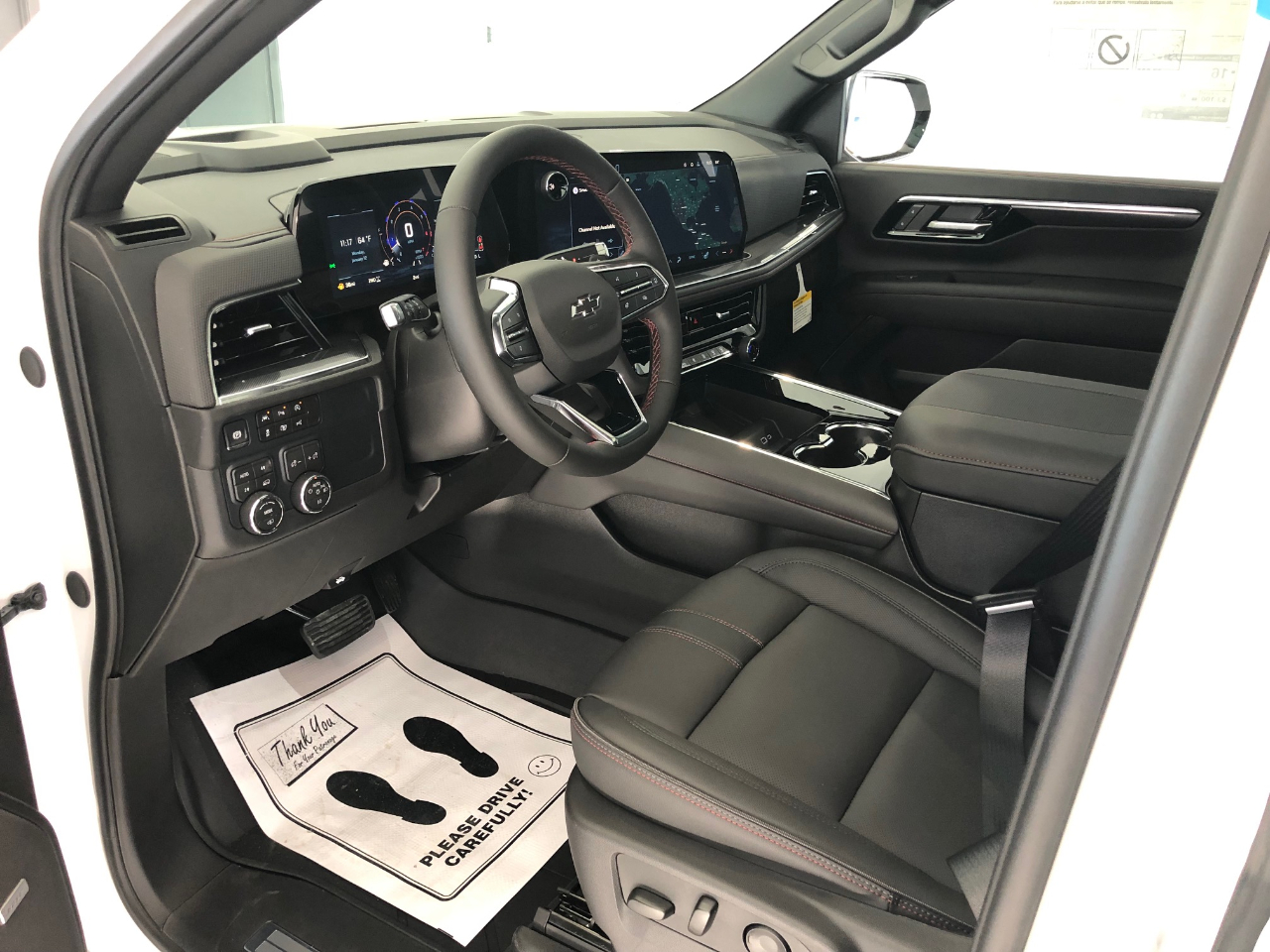 Chevrolet Suburban 4WD 4dr RST 2026