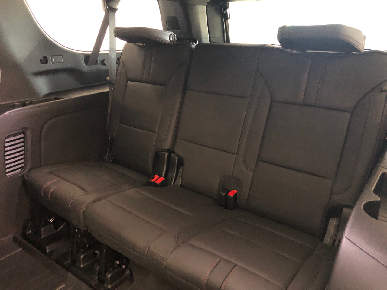 Chevrolet Suburban 4WD 4dr RST 2026