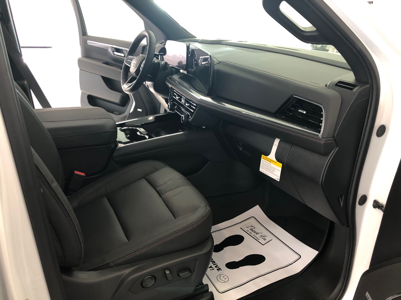 Chevrolet Suburban 4WD 4dr RST 2026