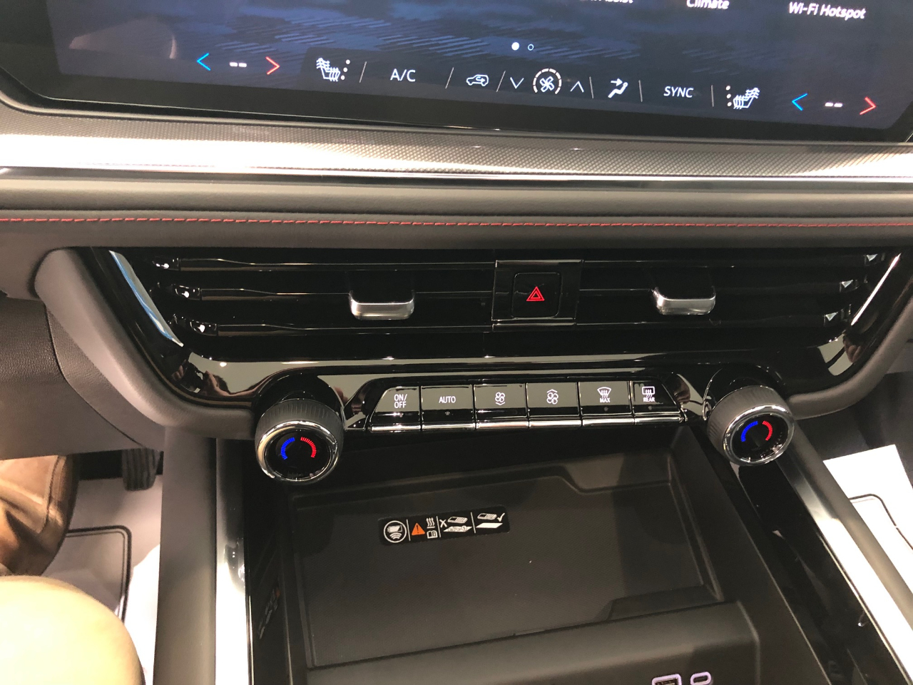 Chevrolet Suburban 4WD 4dr RST 2026