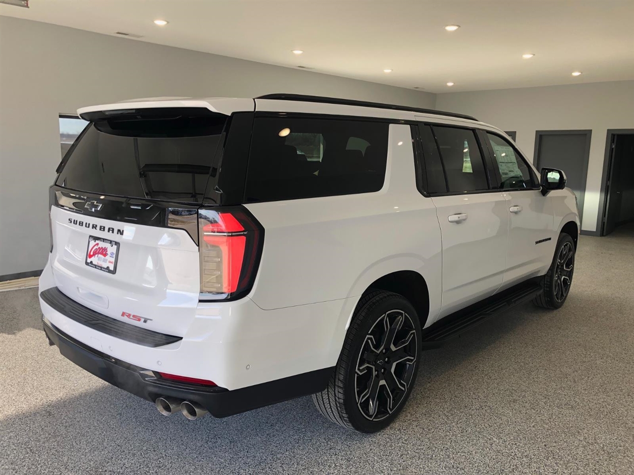 Chevrolet Suburban 4WD 4dr RST 2026