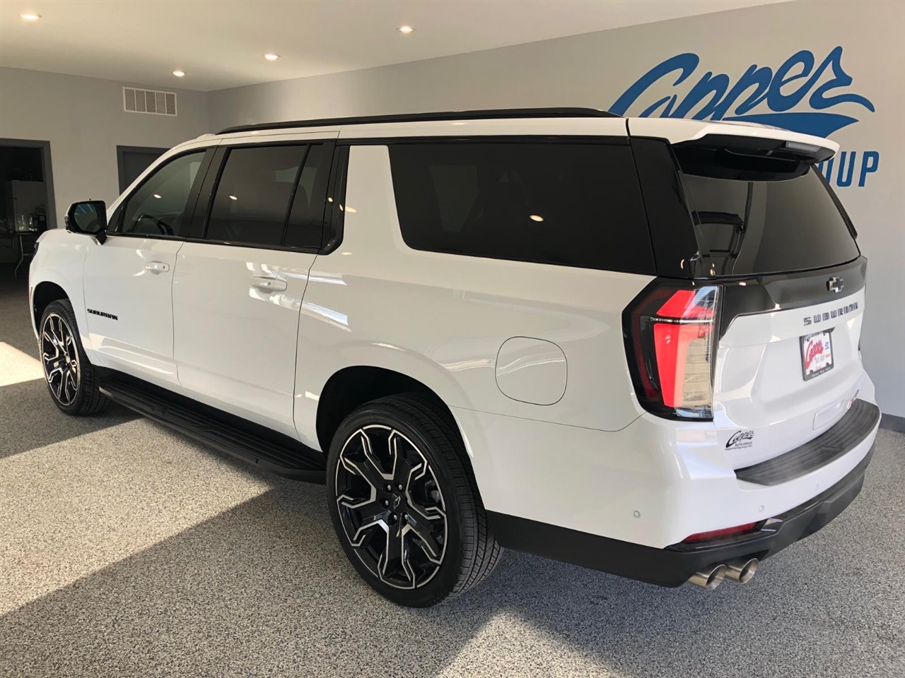 Chevrolet Suburban 4WD 4dr RST 2026