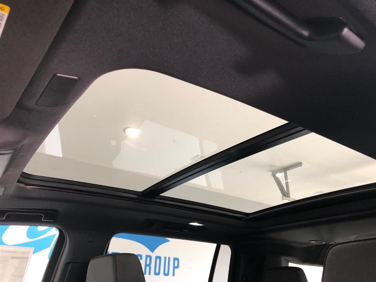 Chevrolet Suburban 4WD 4dr RST 2026