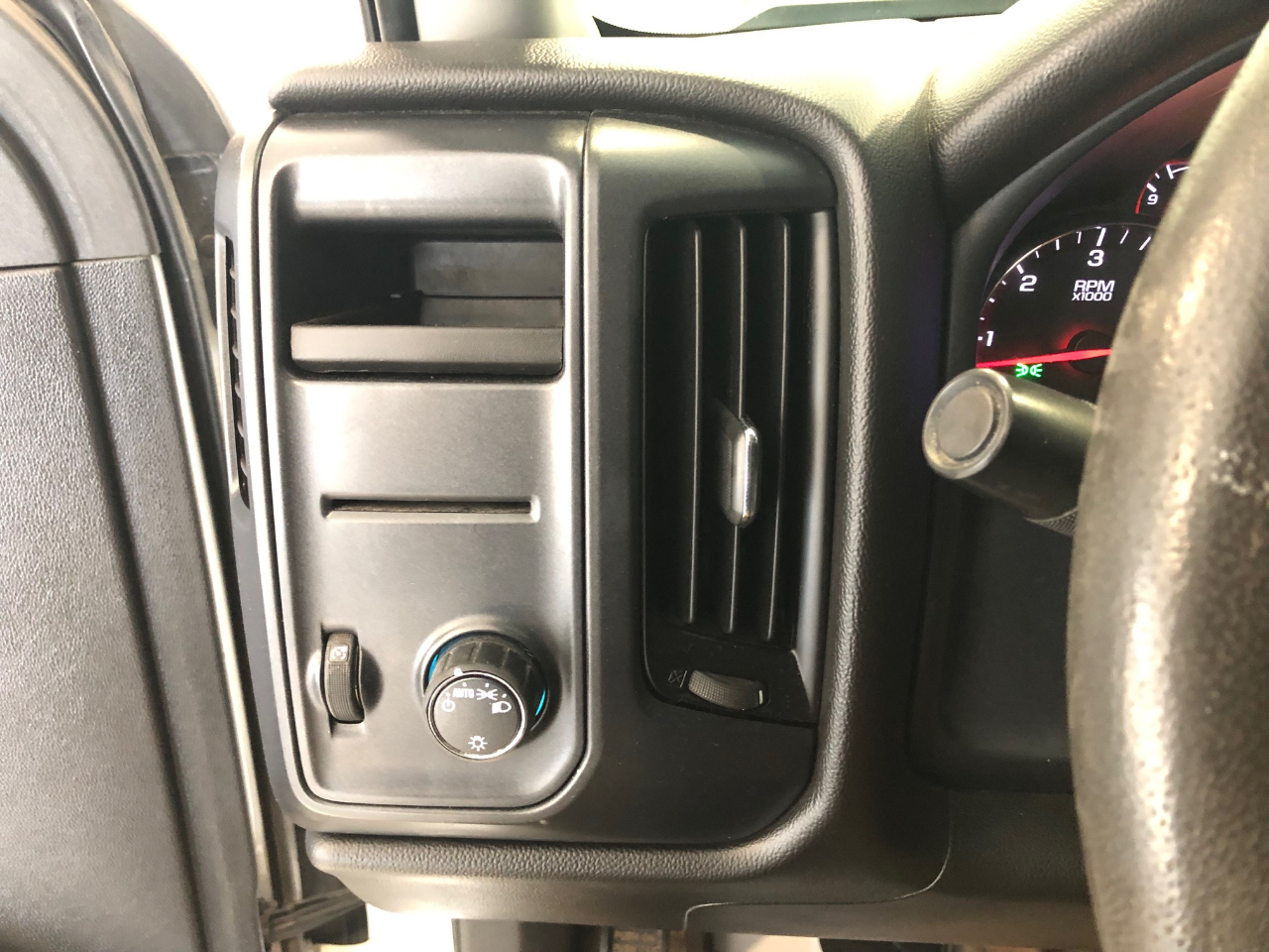 Chevrolet Silverado 1500 2WD Reg Cab 133.0" Work Truck 2016