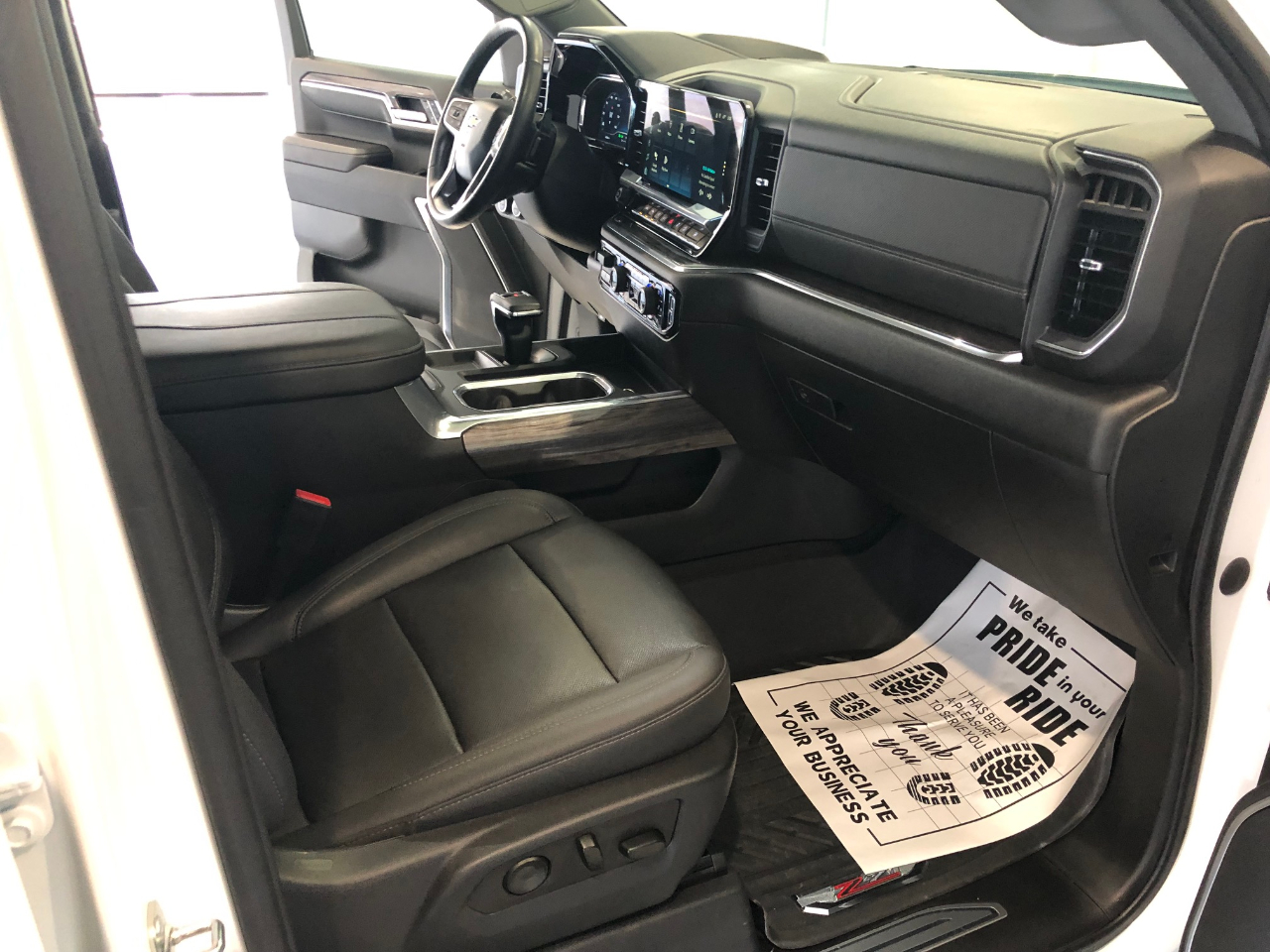 Chevrolet Silverado 1500 4WD Crew Cab 147" LTZ 2023