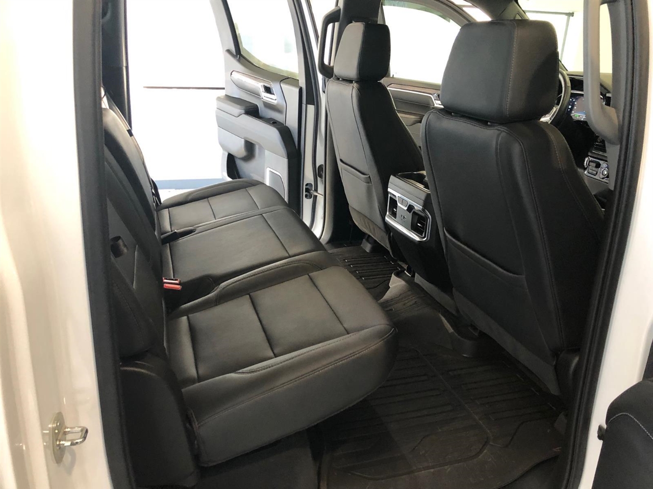 Chevrolet Silverado 1500 4WD Crew Cab 147" LTZ 2023