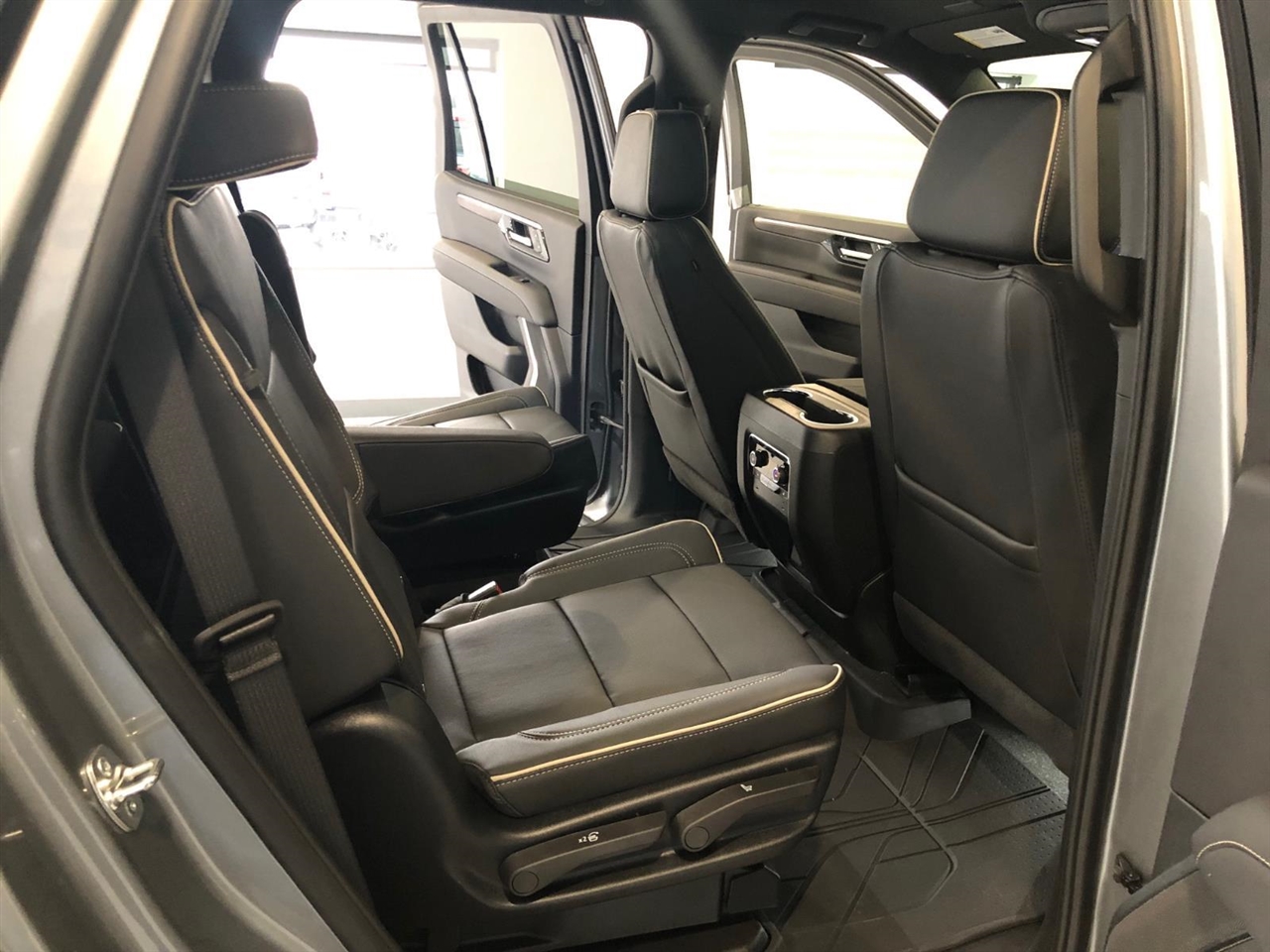 Chevrolet Tahoe 4WD 4dr Premier 2026