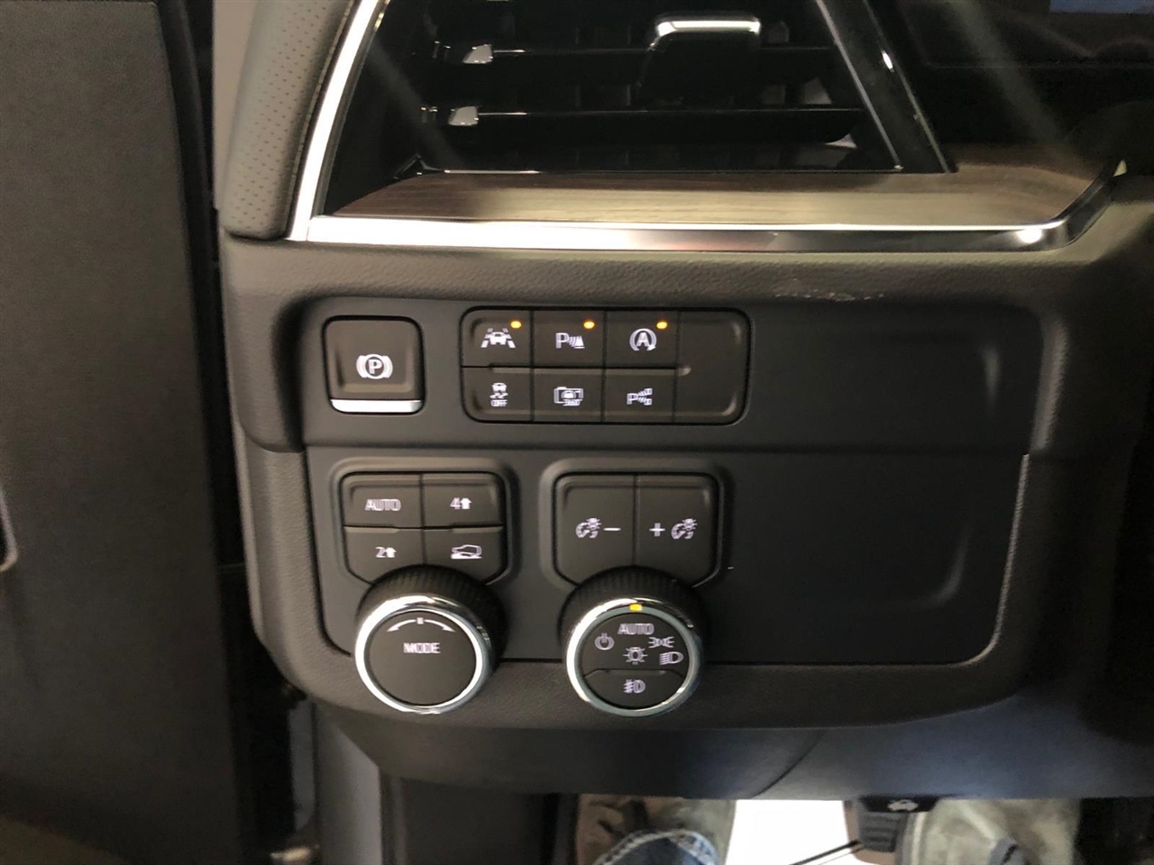 Chevrolet Tahoe 4WD 4dr Premier 2026