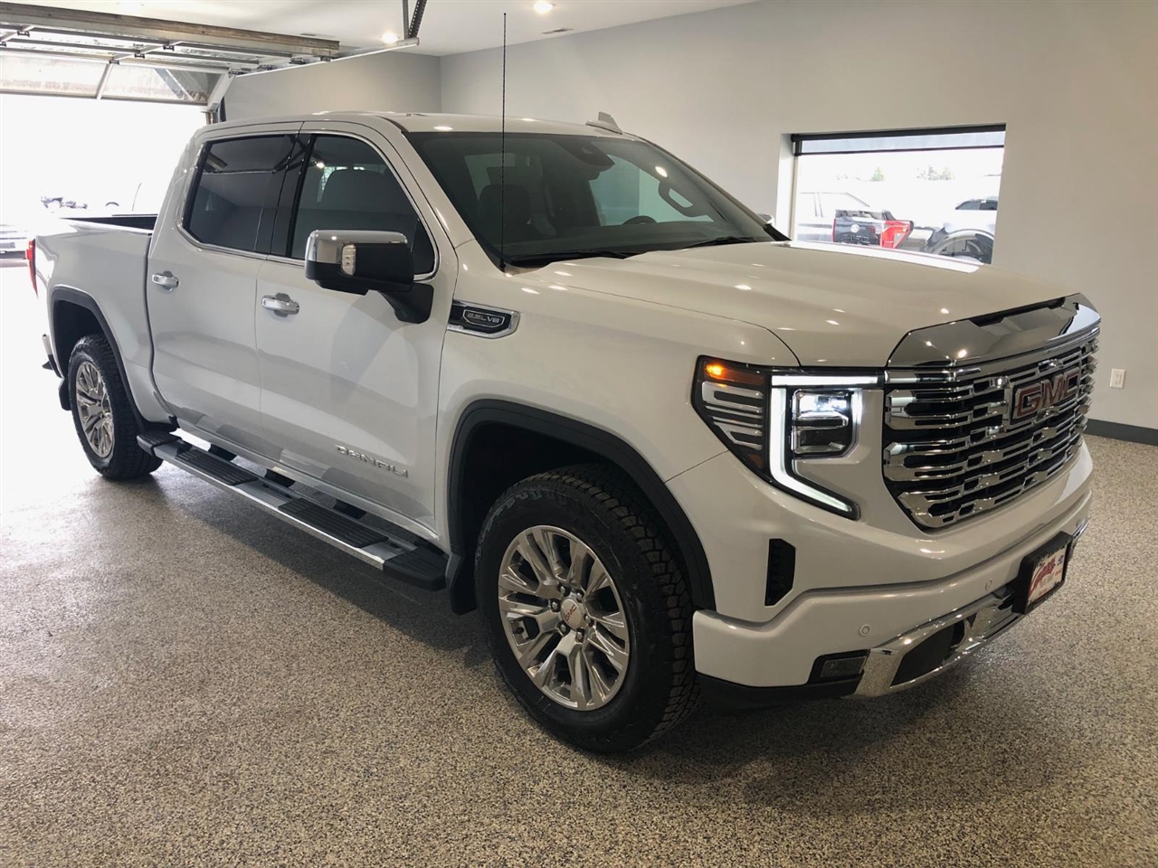 GMC Sierra 1500 4WD Crew Cab 147" Denali 2026