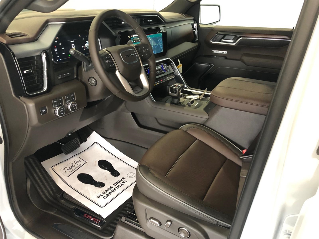 GMC Sierra 1500 4WD Crew Cab 147" Denali 2026