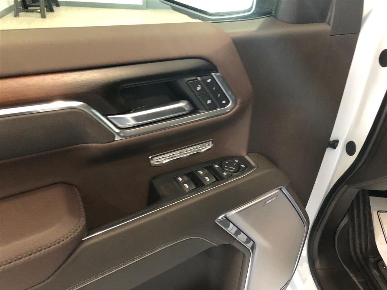 GMC Sierra 1500 4WD Crew Cab 147" Denali 2026