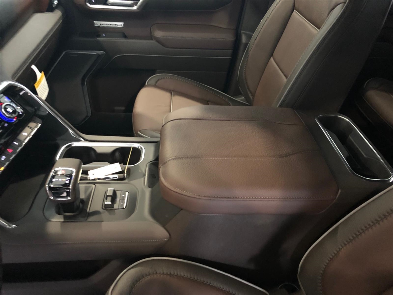 GMC Sierra 1500 4WD Crew Cab 147" Denali 2026