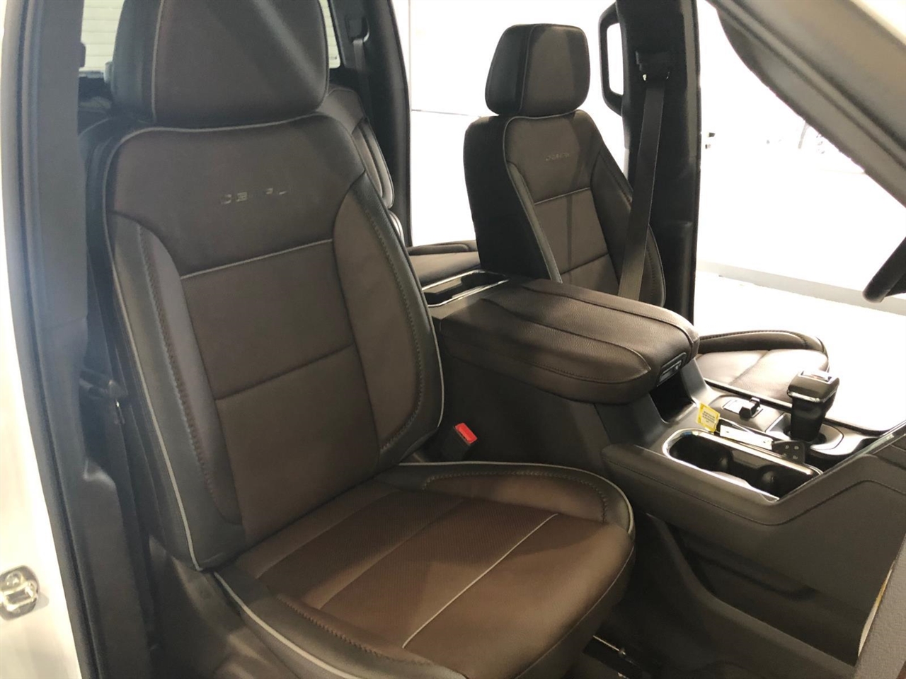 GMC Sierra 1500 4WD Crew Cab 147" Denali 2026