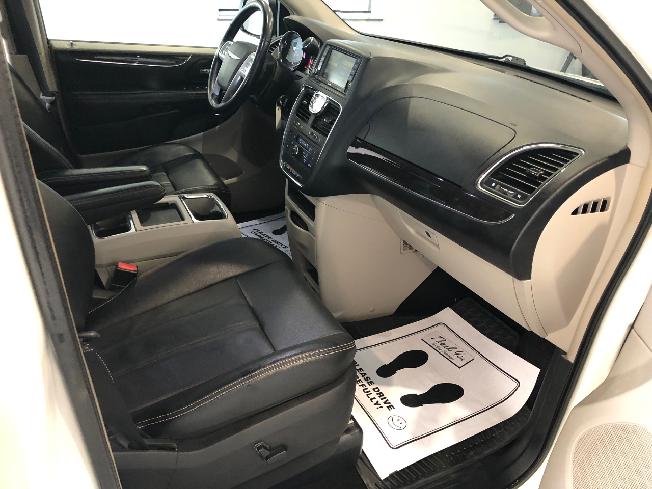 Chrysler Town & Country 4dr Wgn Touring 2012