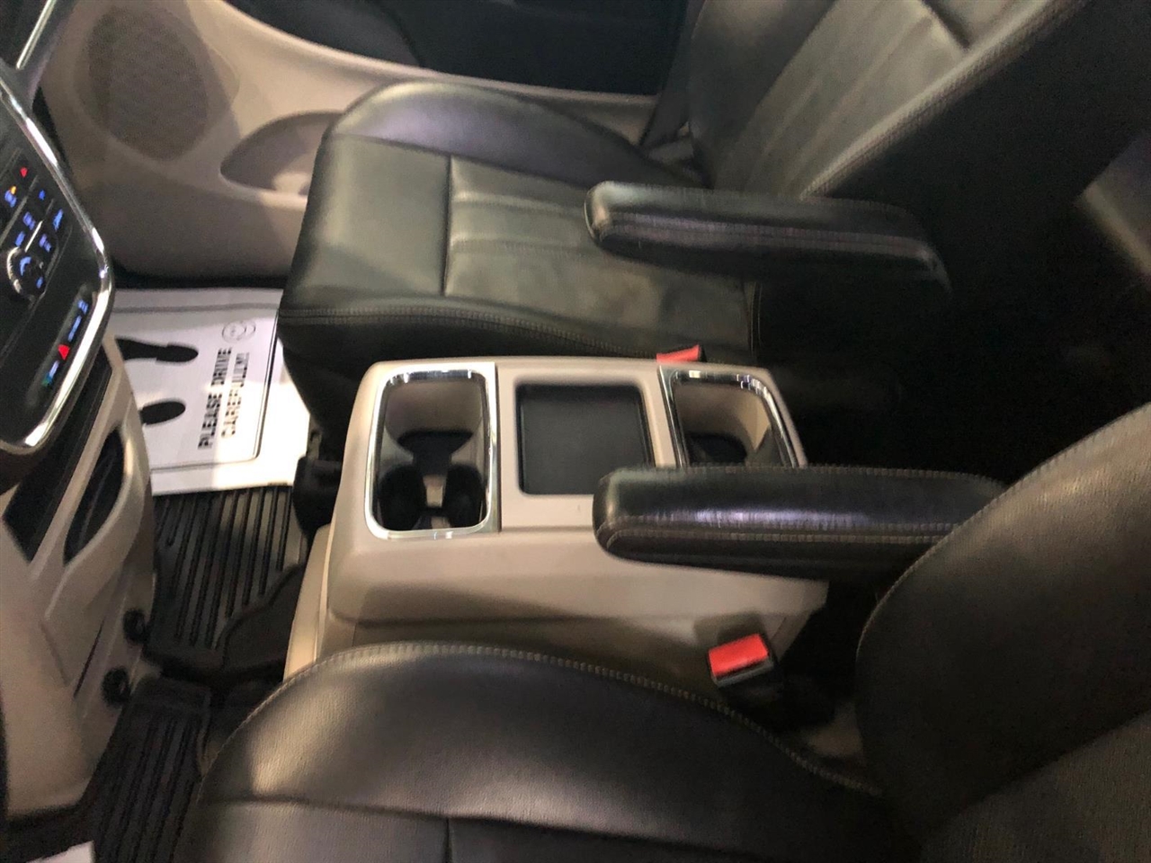 Chrysler Town & Country 4dr Wgn Touring 2012