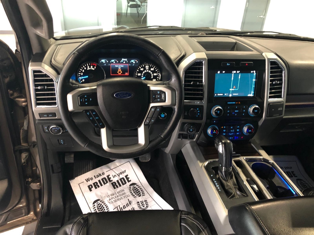 Ford F-150 4WD SuperCrew 145" Lariat 2016