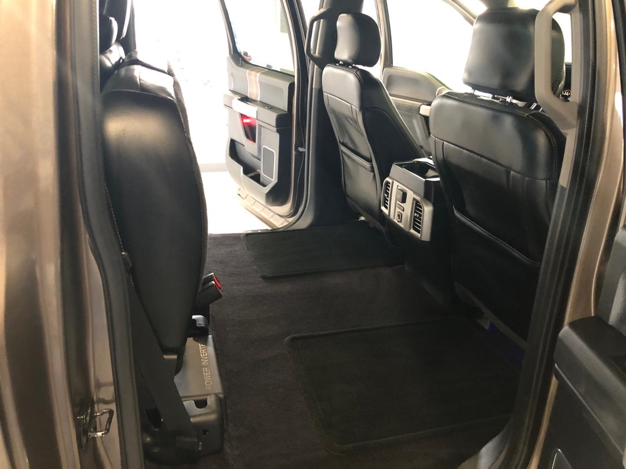 Ford F-150 4WD SuperCrew 145" Lariat 2016