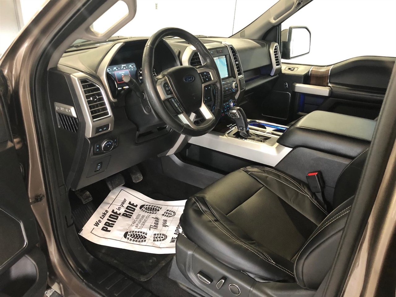 Ford F-150 4WD SuperCrew 145" Lariat 2016