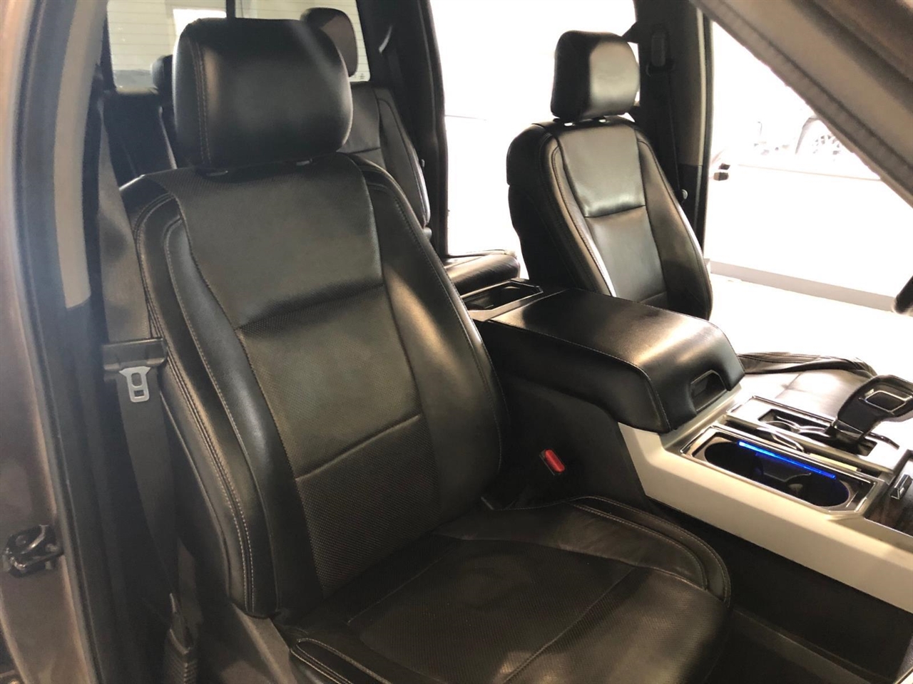 Ford F-150 4WD SuperCrew 145" Lariat 2016