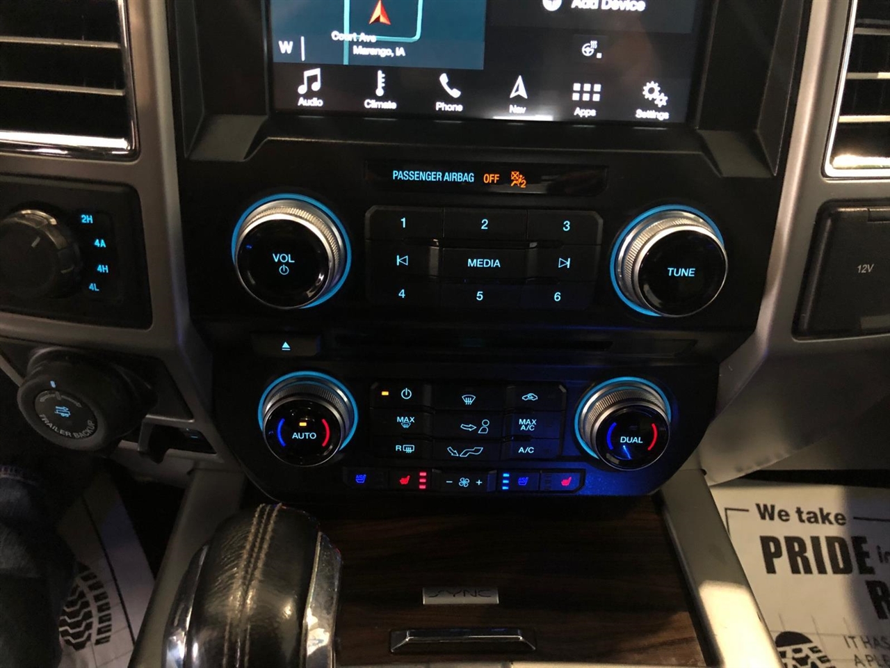 Ford F-150 4WD SuperCrew 145" Lariat 2016