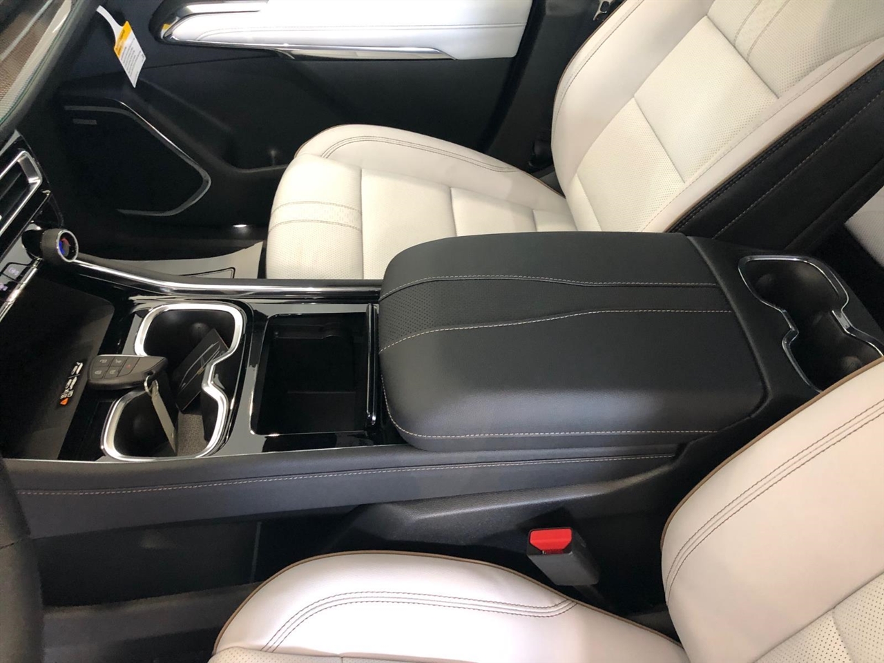 Chevrolet Traverse AWD 4dr High Country w/2LZ 2026