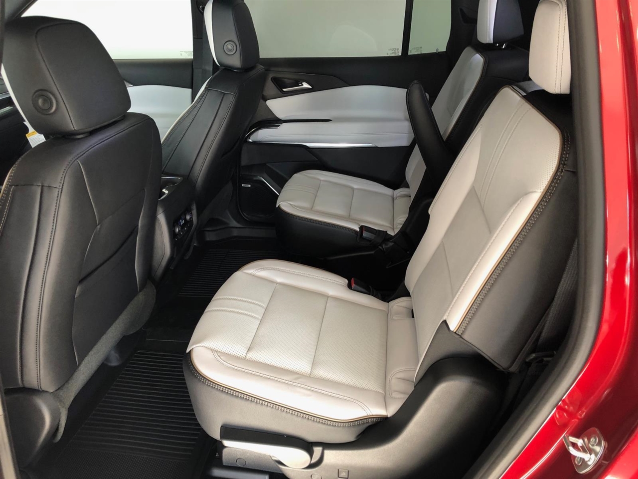 Chevrolet Traverse AWD 4dr High Country w/2LZ 2026