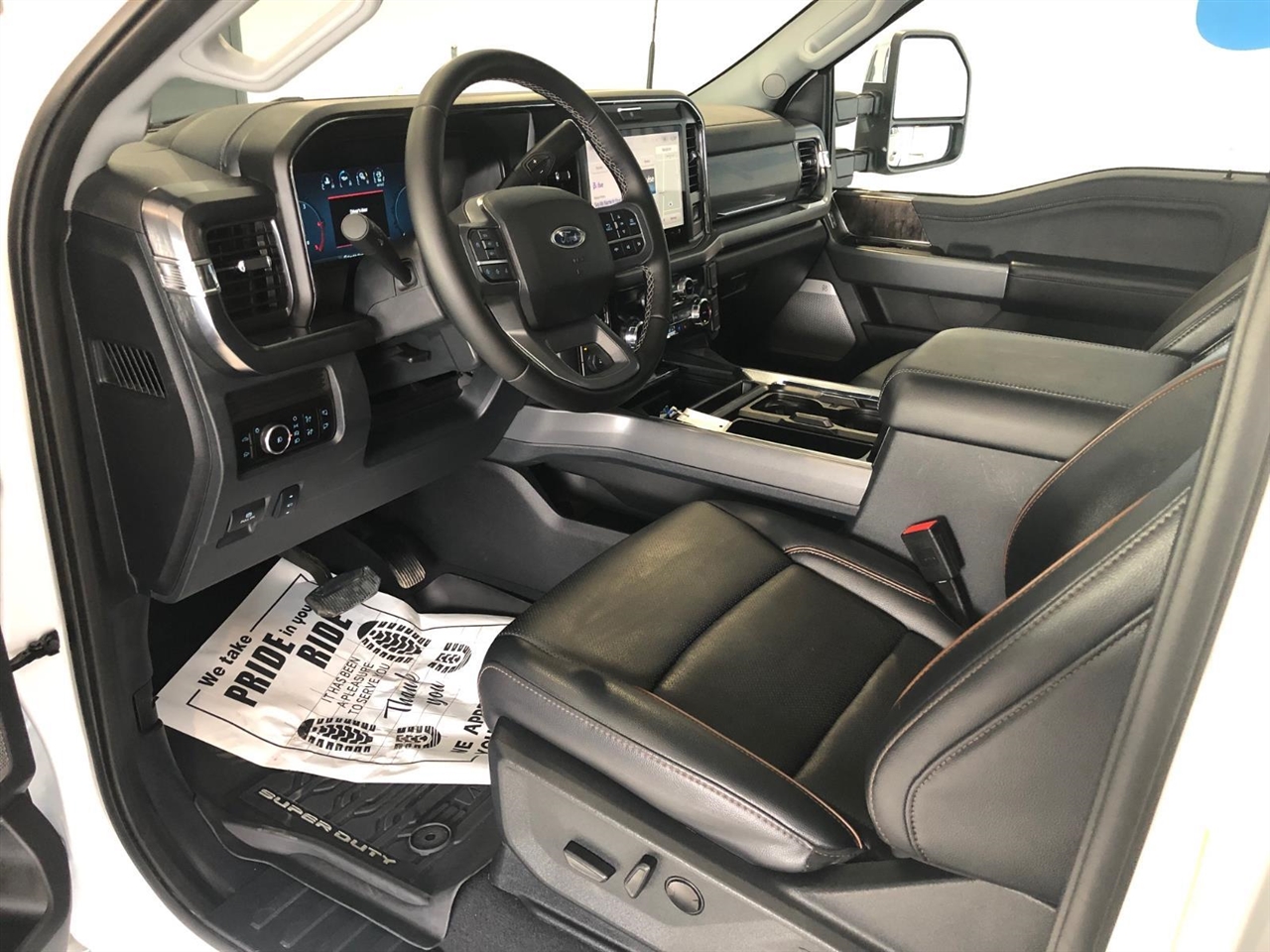 Ford Super Duty F-250 SRW Lariat 4WD Crew Cab 6.75' Box 2025