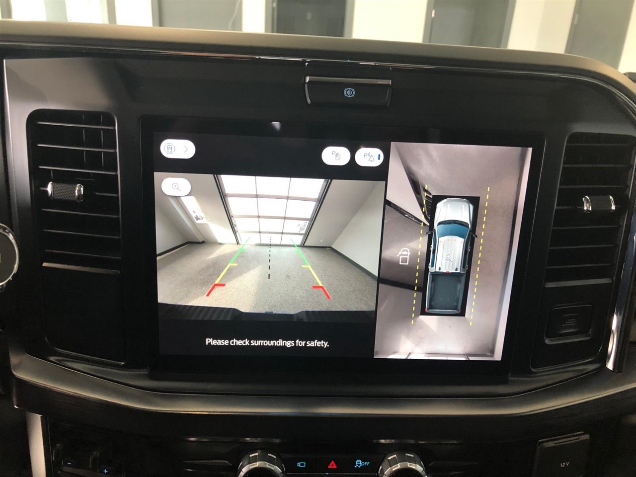 Ford Super Duty F-250 SRW Lariat 4WD Crew Cab 6.75' Box 2025